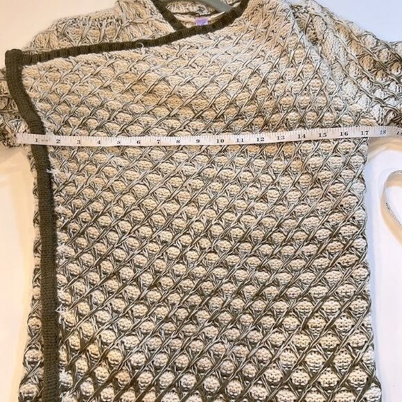 Alya sweater size small olive green and white textured knit waterfall cardigan - Picture 10 of 11